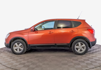 Подержанный автомобиль Nissan Qashqai 2008 года (8 фото)