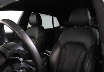 Подержанный автомобиль Audi Q8 2018 года (17 фото)