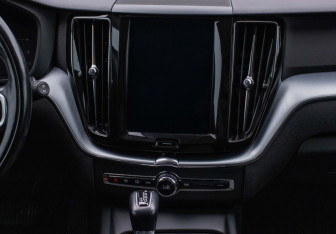 Подержанный автомобиль Volvo XC60 2018 года (14 фото)