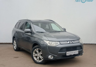 Подержанный автомобиль Mitsubishi Outlander 2014 года (3 фото)