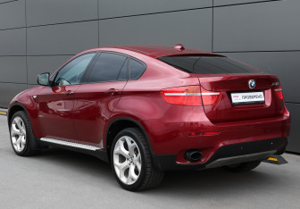 Подержанный автомобиль BMW X6 2012 года (6 фото)
