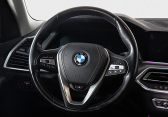Подержанный автомобиль BMW X5 2019 года (15 фото)