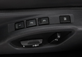 Подержанный автомобиль Volvo XC60 2012 года (12 фото)