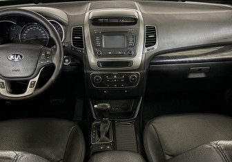 Подержанный автомобиль Kia Sorento 2018 года (20 фото)
