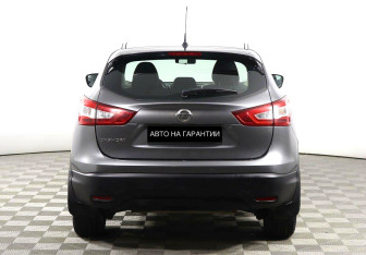 Подержанный автомобиль Nissan Qashqai 2014 года (4 фото)