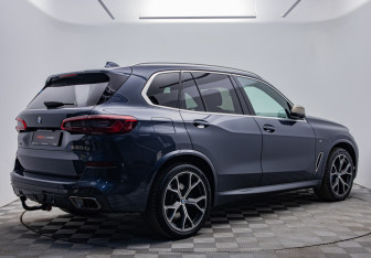 Подержанный автомобиль BMW X5 2020 года (5 фото)