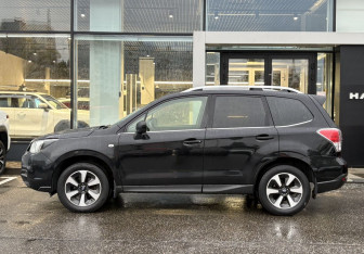 Подержанный автомобиль Subaru Forester Suv 2017 года (8 фото)