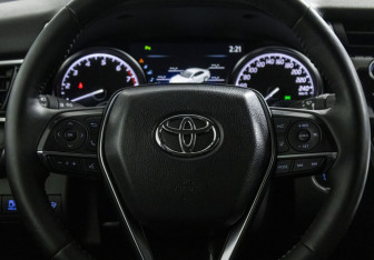 Подержанный автомобиль Toyota Camry Sedan 2020 года (13 фото)