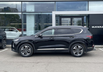 Подержанный автомобиль Hyundai Santa Fe 2019 года (8 фото)