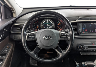 Подержанный автомобиль Kia Sorento 2018 года (22 фото)