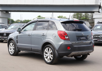 Подержанный автомобиль Opel Antara 2013 года (7 фото)