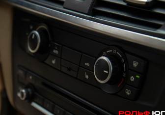 Подержанный автомобиль BMW X3 2012 года (14 фото)