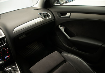 Подержанный автомобиль Audi A4 Sedan 2013 года (23 фото)