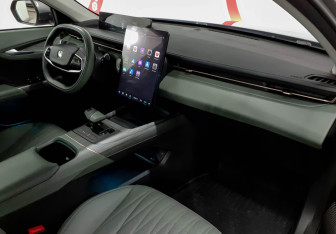 Подержанный автомобиль Changan Lamore 2023 года (9 фото)