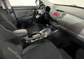 Подержанный автомобиль Kia Sportage 2014 года (10 фото)
