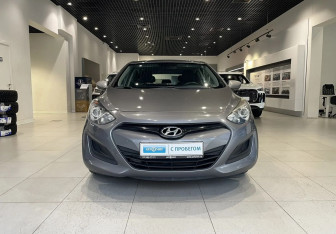 Подержанный автомобиль Hyundai i30 Hatchback 2012 года (2 фото)