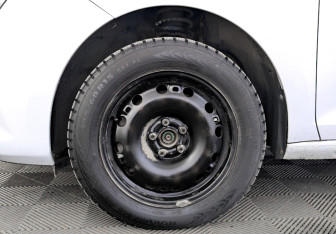 Подержанный автомобиль Skoda Rapid Liftback 2021 года (18 фото)