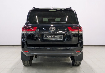 Подержанный автомобиль Toyota Land Cruiser Suv 2021 года (27 фото)