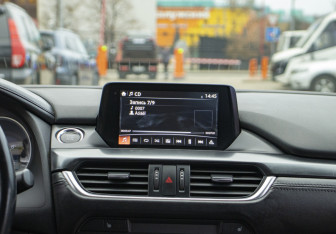 Подержанный автомобиль Mazda 6 Sedan 2015 года (17 фото)