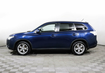 Подержанный автомобиль Mitsubishi Outlander 2014 года (3 фото)