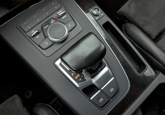 Подержанный автомобиль Audi Q5 2018 года (20 фото)