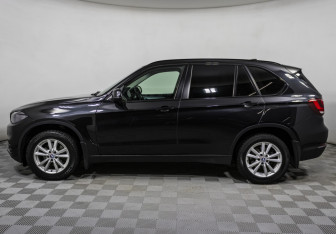 Подержанный автомобиль BMW X5 2015 года (8 фото)