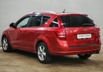 Подержанный автомобиль Kia Ceed Wagon 2008 года (7 фото)