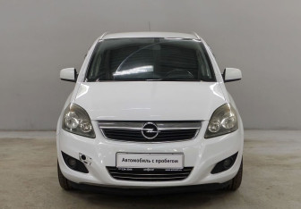 Подержанный автомобиль Opel Zafira Compactvan 2012 года (2 фото)