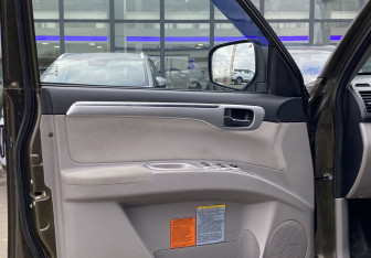 Подержанный автомобиль Mitsubishi Pajero Sport 2014 года (16 фото)