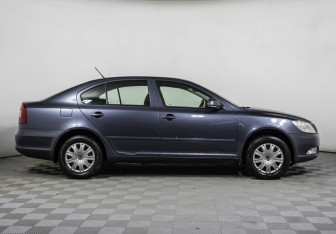 Подержанный автомобиль Skoda Octavia Liftback 2012 года (4 фото)