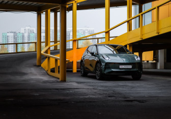 Подержанный автомобиль Zeekr X 2023 года (18 фото)