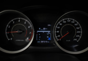 Подержанный автомобиль Mitsubishi Lancer Sedan 2012 года (12 фото)