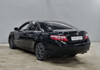 Подержанный автомобиль Toyota Camry Sedan 2008 года (7 фото)