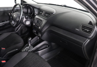Подержанный автомобиль Kia Rio Sedan 2013 года (4 фото)