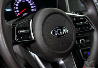 Подержанный автомобиль Kia Optima Sedan 2018 года (10 фото)