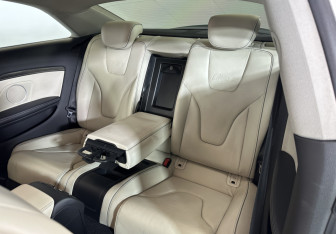 Подержанный автомобиль Audi RS 5 Coupe 2010 года (10 фото)