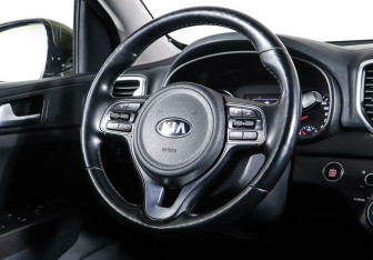 Подержанный автомобиль Kia Sportage 2016 года (14 фото)