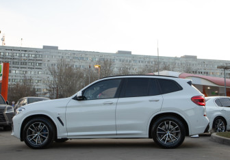 Подержанный автомобиль BMW X3 2019 года (6 фото)