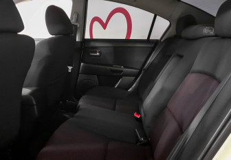 Подержанный автомобиль Mazda 3 Sedan 2006 года (10 фото)