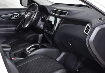 Подержанный автомобиль Nissan X-Trail 2018 года (11 фото)