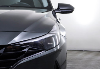 Подержанный автомобиль Hyundai Elantra Sedan 2021 года (5 фото)
