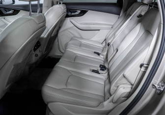 Подержанный автомобиль Audi Q7 2019 года (10 фото)