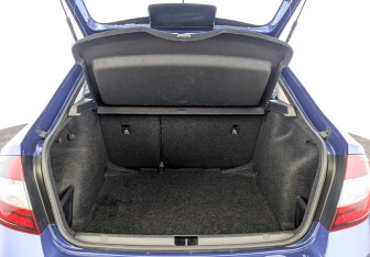 Подержанный автомобиль Skoda Rapid Liftback 2019 года (10 фото)