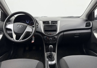 Подержанный автомобиль Hyundai Solaris Sedan 2013 года (9 фото)