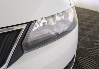 Подержанный автомобиль Skoda Rapid Liftback 2019 года (17 фото)