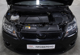 Подержанный автомобиль Ford Focus Sedan 2008 года (9 фото)