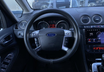 Подержанный автомобиль Ford Galaxy 2012 года (14 фото)