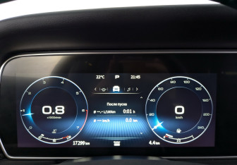 Подержанный автомобиль Hongqi HS5 2024 года (18 фото)