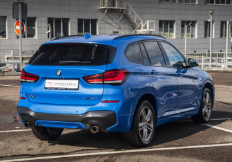 Подержанный автомобиль BMW X1 2020 года (5 фото)