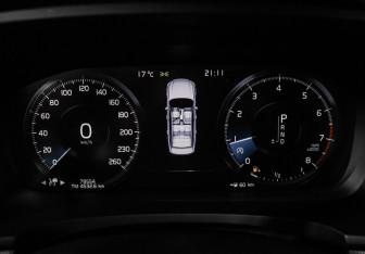 Подержанный автомобиль Volvo S90 2019 года (10 фото)